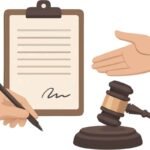 Mão assinando contrato, aperto de mão e martelo de juiz